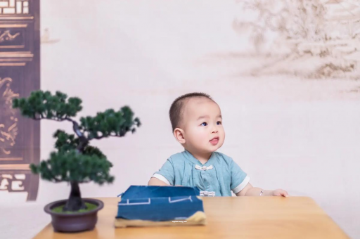 玉环怀孕肚子中间凹两边凸